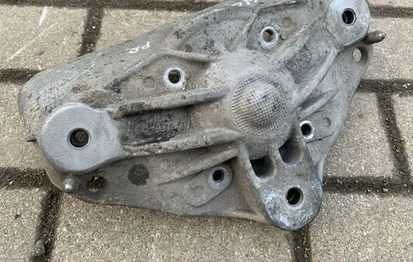 Audi Q7 4L Coil spring mount 7L0412391D