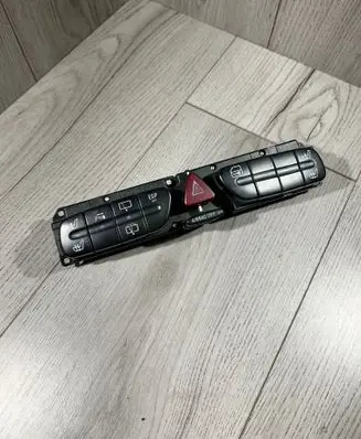 Mercedes-Benz C W203 Hazard light switch 2038218758