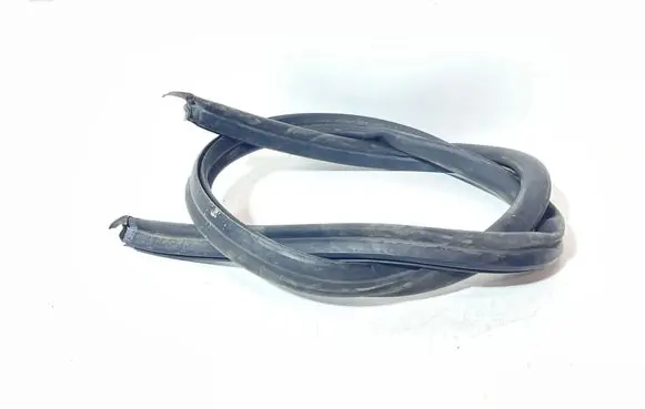 BMW 7 E65 E66 Engine compartment rubber 8240742 51718240742