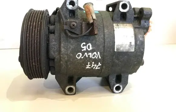 Volvo V70 Air conditioning (A/C) compressor (pump) 8708581