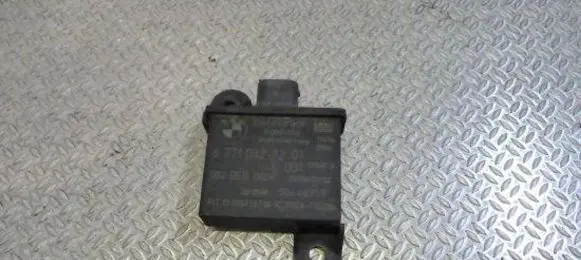 BMW 3 E92 E93 Tire pressure control unit 6771042
