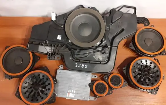 Toyota RAV 4 (XA40) Audio system kit 3289 861600R140