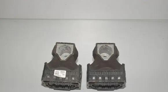 Engine mount bracket