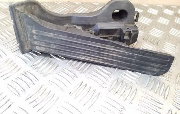 Volkswagen Golf V Accelerator throttle pedal 1K1721503P