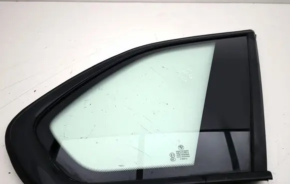 BMW X5 E70 Rear side window