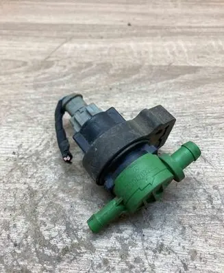 Mercedes-Benz C W203 Turbo solenoid valve 0004703293