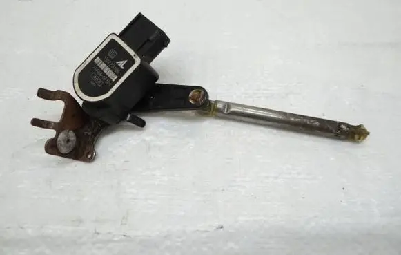 Headlight/headlamp level sensor