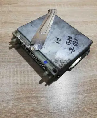 Volvo V70 Engine control unit/module ECU P09442008 1TEH003084 T96250203