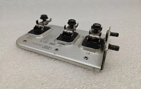 Audi A6 Allroad C5 Coolant fan relay 8D0959493A
