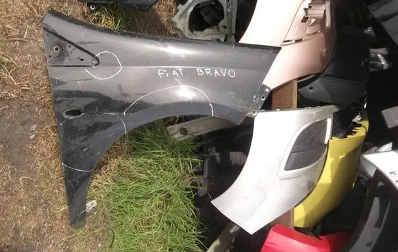 Fiat Bravo Fender