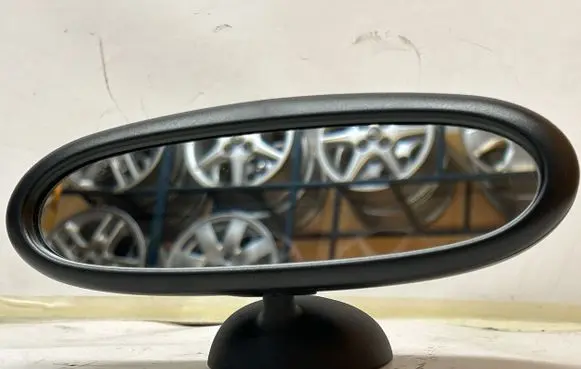 Mini Cooper Hatch Hardtop Rear view mirror (interior) E11015746