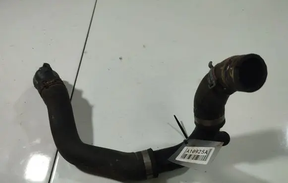 Skoda Superb B6 (3T) Engine coolant pipe/hose 