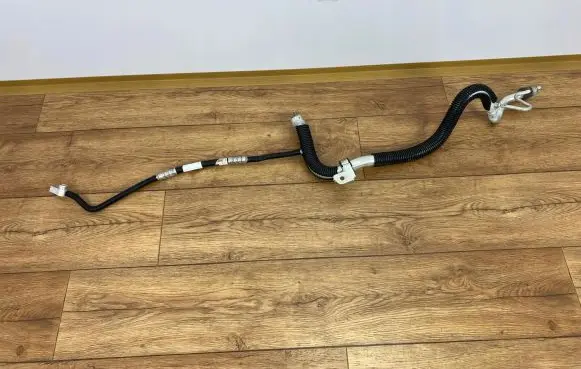 Ford F150 Air conditioning (A/C) pipe/hose ML3H-19E881-AB