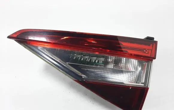 Skoda Superb B8 (3V) Tailgate rear/tail lights 