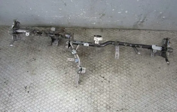 KIA Rio Dashboard cross member/frame bar 