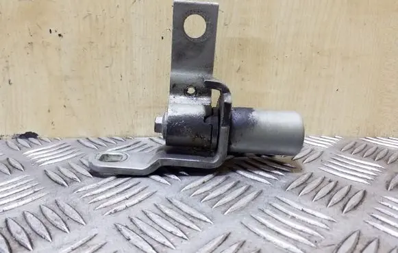 Ford Mondeo MK IV Front door upper hinge
