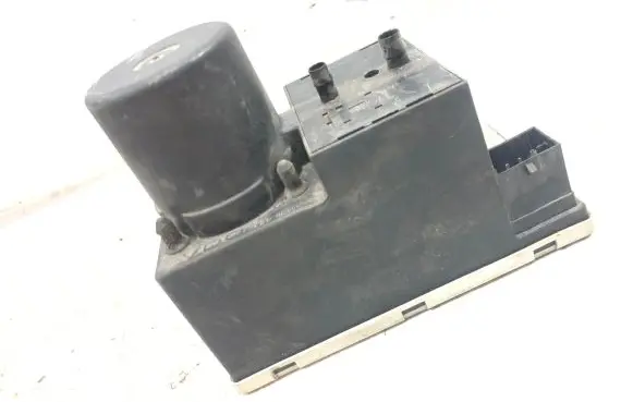 Audi A3 S3 8L Central locking vacuum pump 8L0862257L 101002198