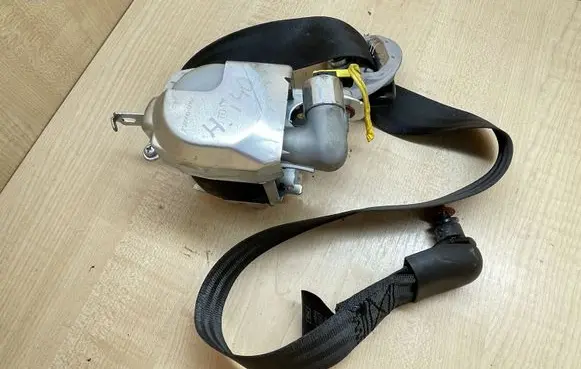 Hyundai i40 Front seatbelt 888103Z000 888203Z000 888103Z000RY