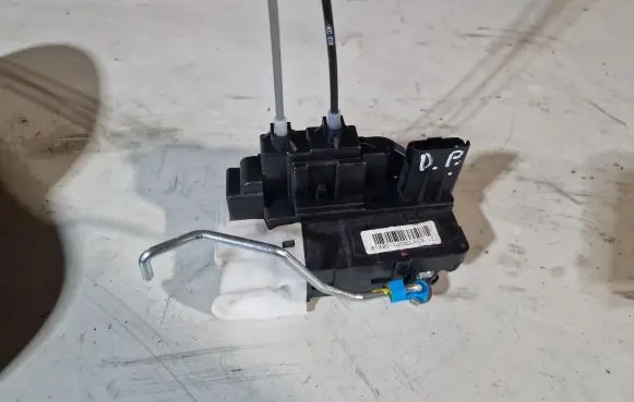 Hyundai i20 (PB PBT) Front door lock