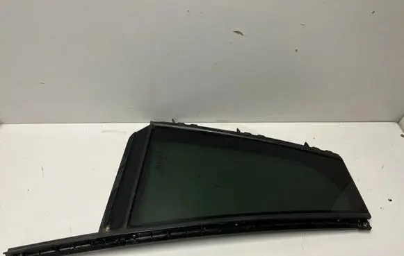 BMW X7 G07 Rear side window 7444114