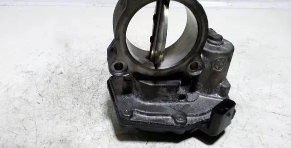 BMW 5 F10 F11 Throttle valve 13547810752 10378517