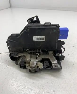 Volkswagen Caddy Front door lock 3D1837016