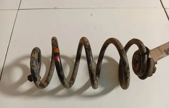 Nissan Qashqai+2 Rear coil spring 