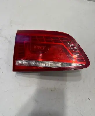 Volkswagen PASSAT B7 Tailgate rear/tail lights