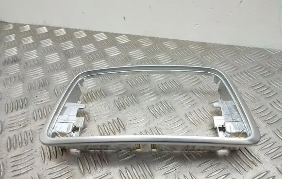 Radio/GPS head unit trim