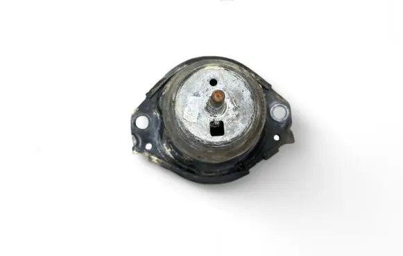 Dodge Durango III Engine mount bracket