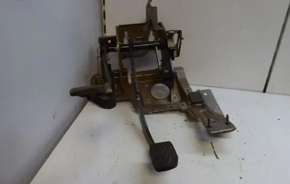 Fiat Sedici Pedal assembly 49600-79J50-000