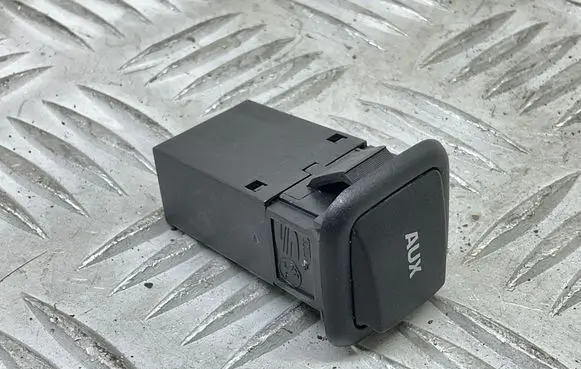 Skoda Superb B6 (3T) AUX in-socket connector 5J0035475