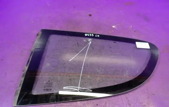 Mitsubishi Colt CZ3 Rear side window
