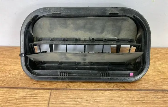 Ford Mustang VII Trunk grilles 3C3A-54280B62.pi