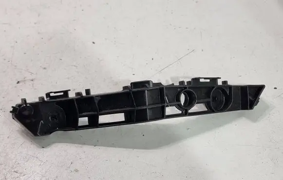 Toyota Yaris Cross Front bumper mounting bracket 525360D320