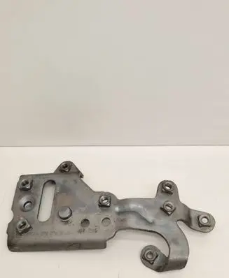 Mercedes-Benz C W205 other engine part A2760701640 15T295