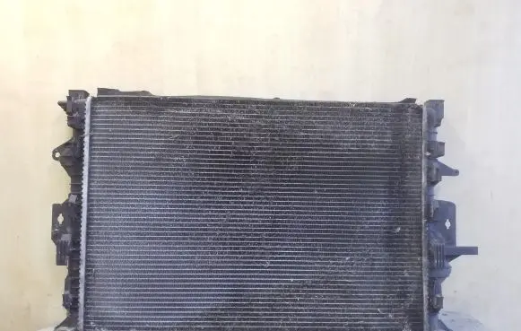 Volvo V40 Coolant radiator 31319065