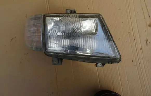 Mercedes-Benz Vito Viano W638 Headlight/headlamp 6388200161