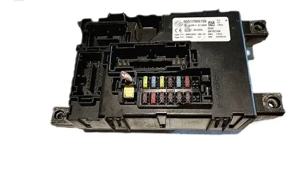Fiat Punto (188) Fuse module 00517986150