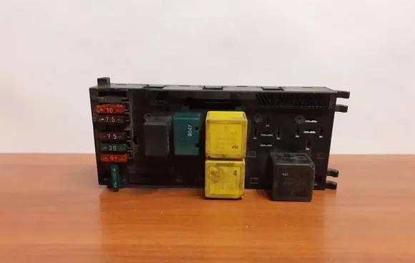 Mercedes-Benz E W210 Fuse box set 0025451901 5457