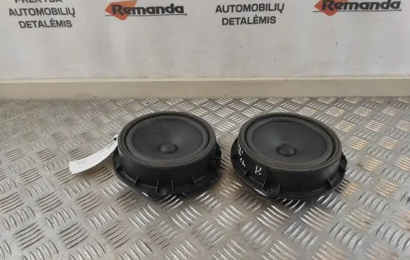 Hyundai ix20 Front door speaker