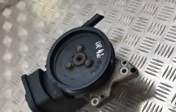 BMW 3 E46 Power steering pump 32147787106