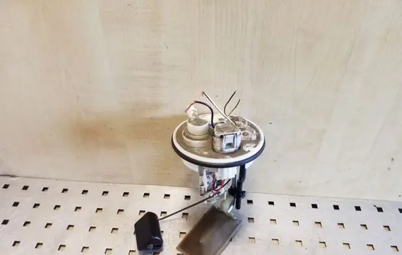 Toyota Corolla E120 E130 Fuel level sensor 7701012360 1961400211