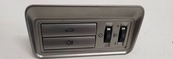 Fog light switch