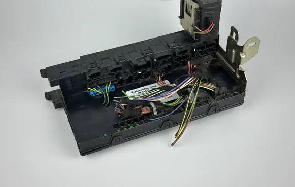 Mercedes-Benz C W203 Comfort/convenience module 2095450701 5DK00848611 A2095450701