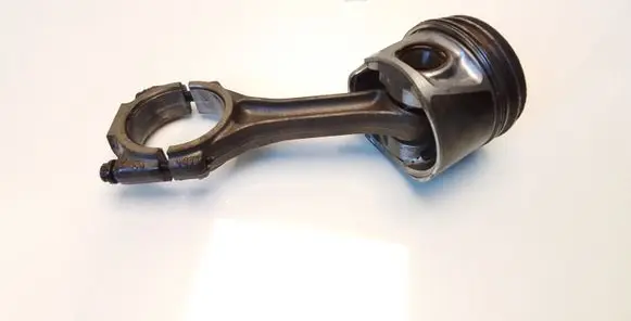 Volkswagen Touran I Piston with connecting rod