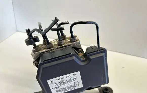Volkswagen Tiguan ABS Pump 5N0614109AG 17618852 54085768J