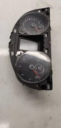 Volkswagen PASSAT B7 Speedometer (instrument cluster) 3AA920870J