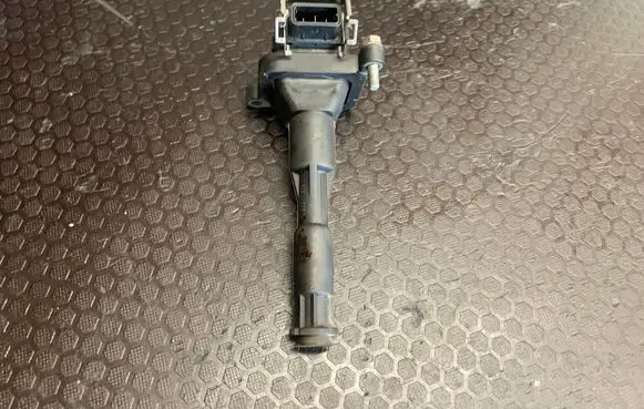 BMW 3 E46 High voltage ignition coil 0221504004 1703227