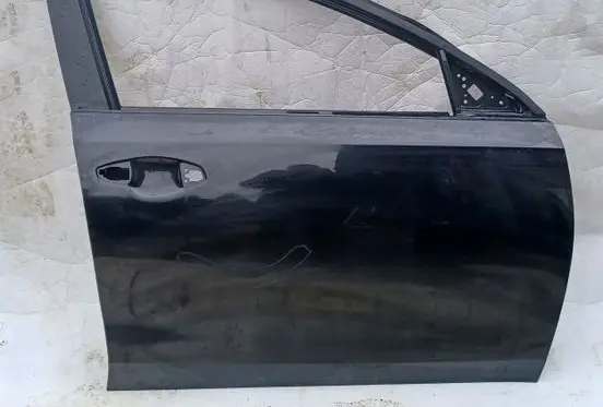 KIA Ceed Front door